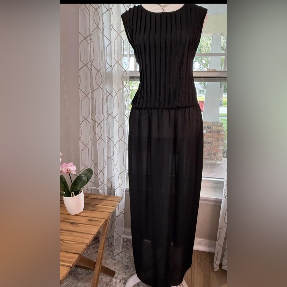 VTG Maggy London Sheath Dress Womens 14 Black Long Pleated Scoop Neck Zip Back